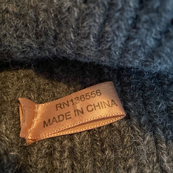 NWOT Smiley Face Beanie - Picture 3 of 4